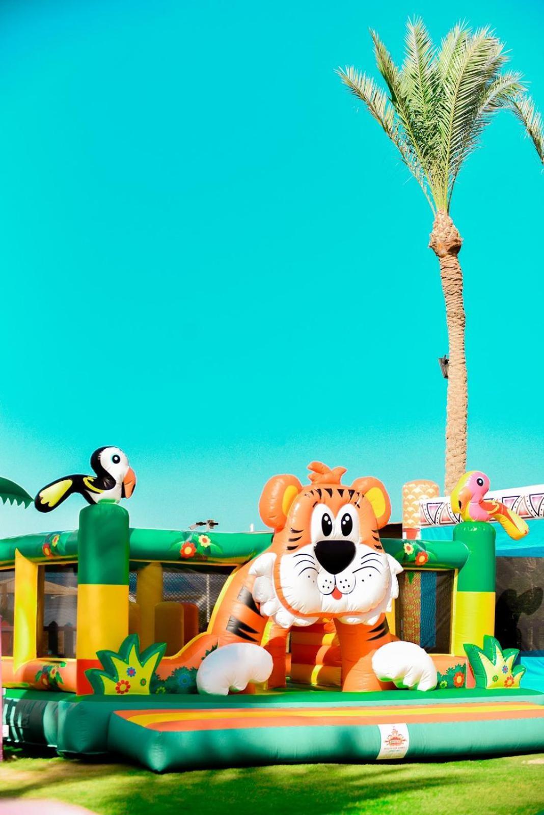 Tropitel Sahl Hasheesh Hotel Hurghada Exterior photo The park's mascot, the Jungle Tiger