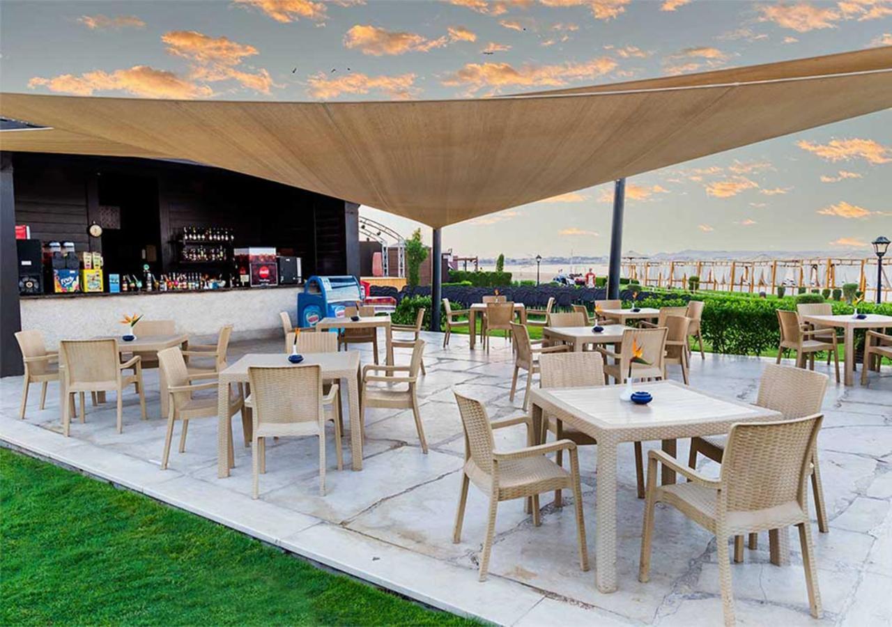 Tropitel Sahl Hasheesh Hotel Hurghada Exterior photo Sky Bar
